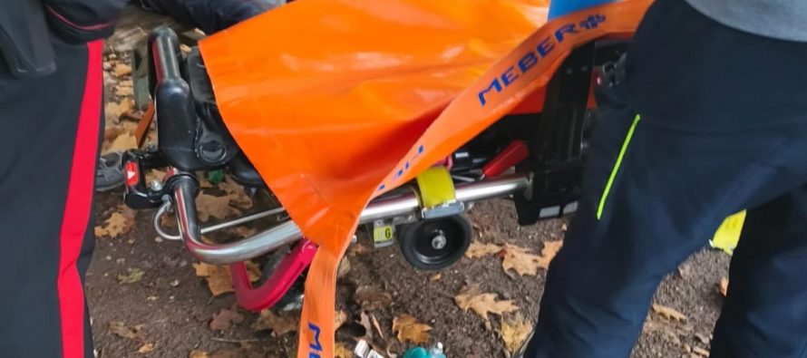Invasori si massacrano a colpi di mazze chiodate davanti scuola – VIDEO