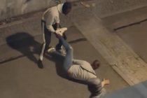 Torino, uomo circondato e pestato da immigrati – VIDEO