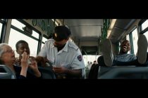 Immigrati viaggiano gratis: nonna di 90 anni multata per un abbonamento scaduto in città PD