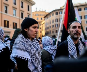 Pro-Pal attaccano bambini italiani: a loro interessano solo gli islamici – VIDEO