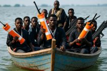 Immigrati sbarcano già armati a Lampedusa: chi difende l’Italia dall’invasione?