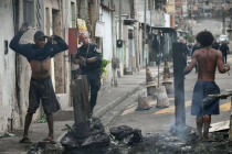 Guerra tra narcos e polizia a Rio de Janeiro: 64 morti nel Brasile multirazziale