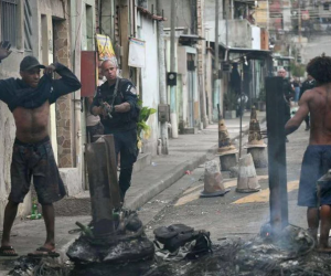 Guerra tra narcos e polizia a Rio de Janeiro: 64 morti nel Brasile multirazziale