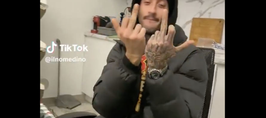 Il rapper dei maranza deride l’Italia: REMIGRAZIONE – VIDEO