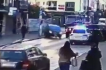 Islamico si lancia con l’auto contro quattro poliziotti – VIDEO