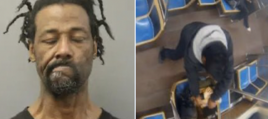 Quello in foto la vede sul treno e decide di bruciarla viva