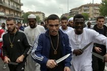 Maranza armati di coltello invadono le città italiane