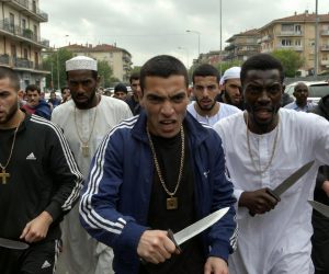 Maranza armati di coltello invadono le città italiane