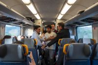 Migrante vuole sgozzare capotreno e poi sfascia tutto