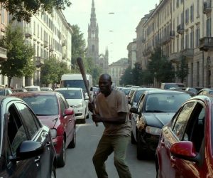 Clandestino attacca passanti e carabinieri a Genova: ‘deferito’