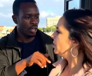 Africano scaraventa donna giù dal bus a Roma