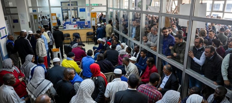 Crosetto riempie gli ospedali di islamici: 10% italiani non si cura, attese lunghe