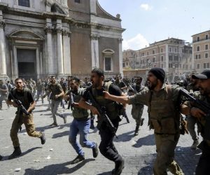 Italia ostaggio dei migranti: violenze in tutte le città