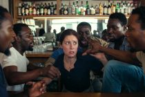 Donna selvaggiamente picchiata e rapinata da africani nel suo bar