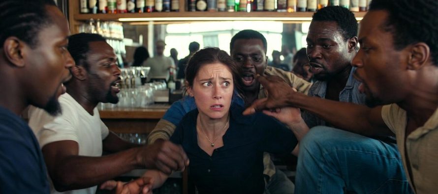 Donna selvaggiamente picchiata e rapinata da africani nel suo bar