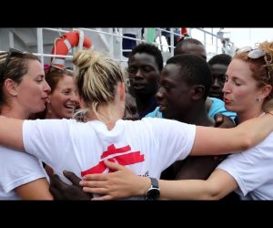 MSF vara un’altra nave per traghettare clandestini in Italia