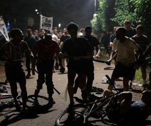 Due ragazzi italiani massacrati dai maranza: «Erano in dieci e ci hanno bloccato la strada»