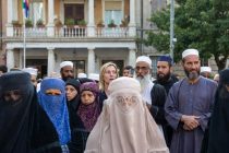 Islamico celebra invasione Monfalcone: guardate ora è il Bangladesh – VIDEO