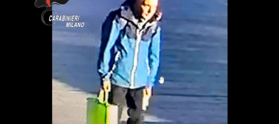 Milano, accoltellata in piazza Gae Aulenti: trovato aggressore, nel 2015 l’aveva già fatto