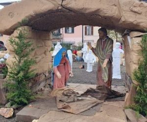 Presepi attaccati la notte di Natale: portato via Gesù Bambino