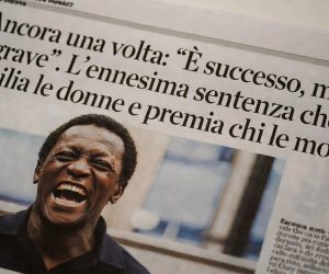 Nigeriano bacia e molesta la capotreno ma il giudice lo perdona: “Reato di lieve entità”