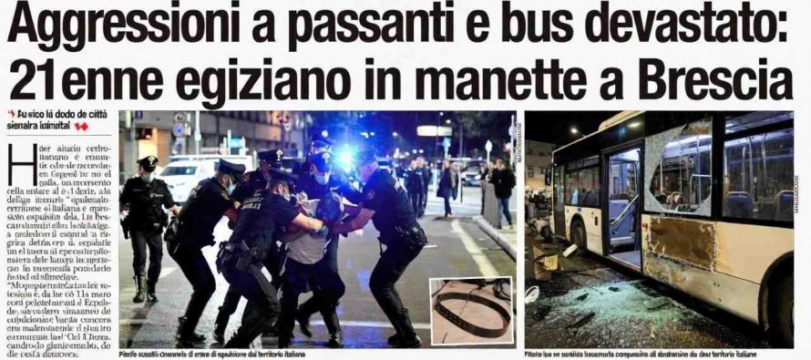 Picchia i passanti con una cintura e spacca il vetro di un bus