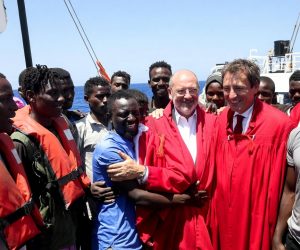 Toghe costringono Belpietro a finanziare le ONG