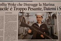 Donna fa causa alla Marina: il fucile è troppo pesante