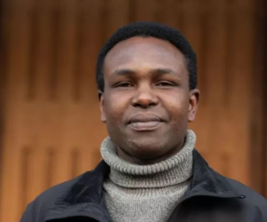 Prete difende maranza che hanno assalito poliziotti a colpi di mannaia: “Nessuno ascolta il loro disagio”