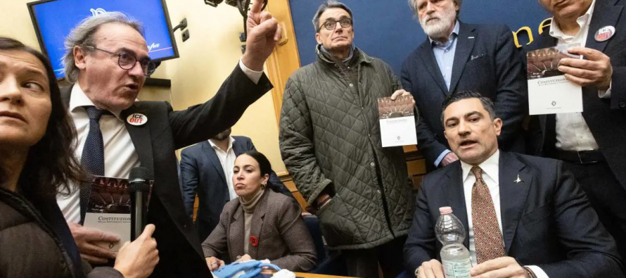 Una minoranza violenta ed eversiva vuole impedire la REMIGRAZIONE