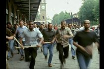 Maranza armati di bastoni assaltano stazione di Ravenna