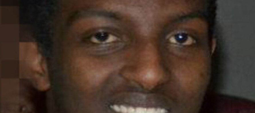 Somalo stupra bambina di 10 anni resta libero e uccide 77enne