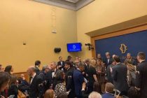 Camera: la Sinistra Occupa ma è Boom di Firme per la Remigrazione!