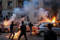 Capodanno sotto assedio dei maranza: petardi lanciati come bombe contro italiani e animali