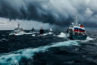 Escalation: Altre Cinque petroliere issano bandiera russa per sfuggire ad arrembaggio USA