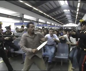 Armato di coltello alla stazione minaccia passeggeri: ai domiciliari!