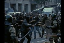 Maranza armati di mannaie e mazze attaccano poliziotti: guerriglia razziale a Torino