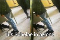 Un altro studente accoltellato davanti a scuola: sono fuori controllo