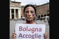 Orrore a Bologna: Donna Accerchiata e Pestata da Tre Magrebini