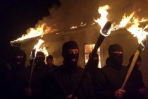 Cittadini bruciano centro accoglienza per 80 maschi africani giorno prima inaugurazione