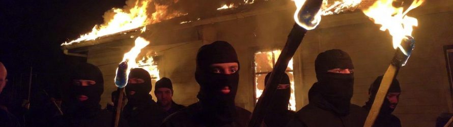 Cittadini bruciano centro accoglienza per 80 maschi africani giorno prima inaugurazione