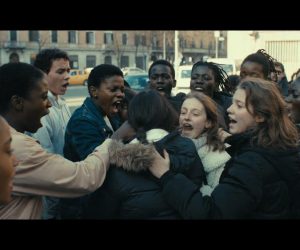 Tre bambine di 12 anni picchiate dai compagni nordafricani mentre vanno a scuola