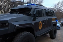 Militari islamici del Qatar invadono Milano su mezzi blindati – VIDEO