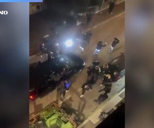 Maranza fermano le auto, posti di blocco: comandano loro – VIDEO