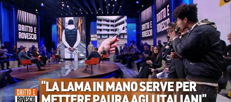 “La lama in mano serve per mettere paura agli italiani”