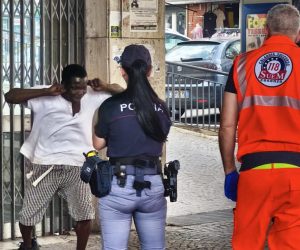 Decine di aggressioni e due TSO: forse rimpatriano il nigeriano con l’hobby di picchiare anziani