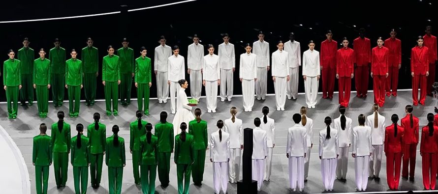 Cerimonia da brividi a San Siro per Olimpiadi: peccato per il maranza