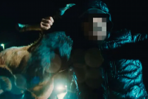 Cane lupo martoriato dai maranza per girare un video