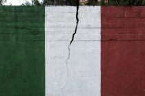 Vannacci lascia la Lega perché governo troppo moderato: un favore alla sinistra?