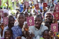 ITALIA SENZA ITALIANI: REGALATE 2 MILIONI DI CITTADINANZE